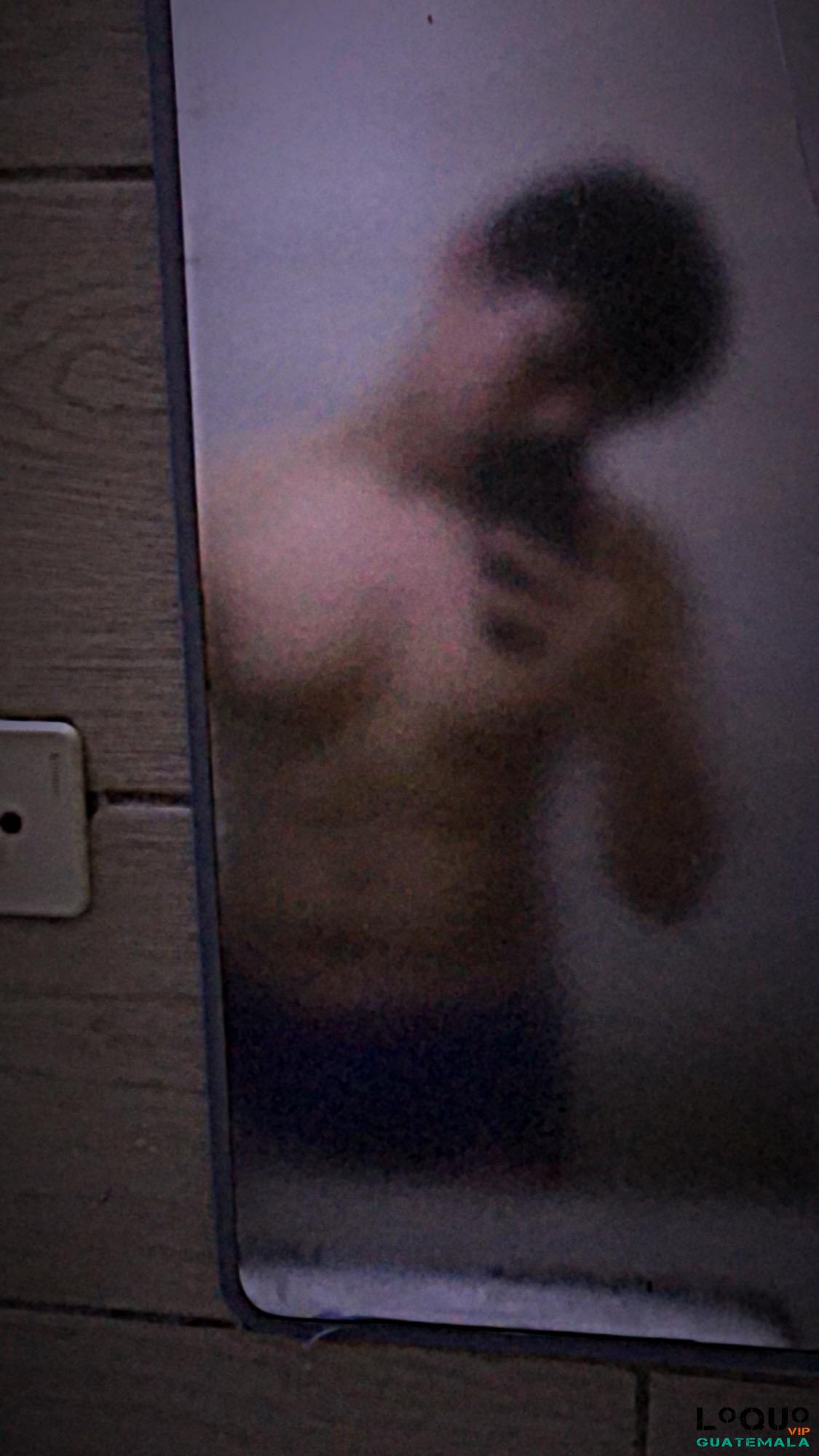 Contactos Guatemala: Joven hot listo para cojer con mujeres