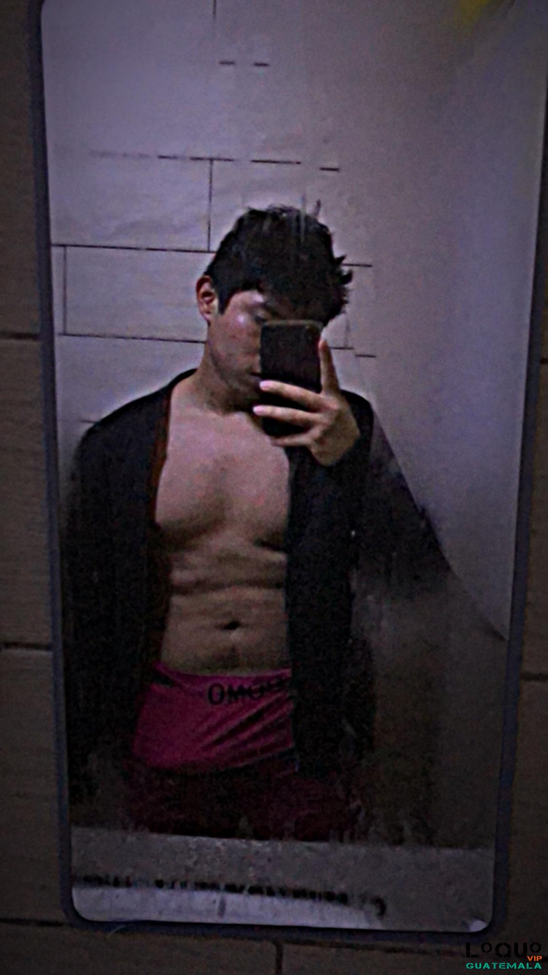 Contactos Guatemala: Joven hot listo para cojer con mujeres