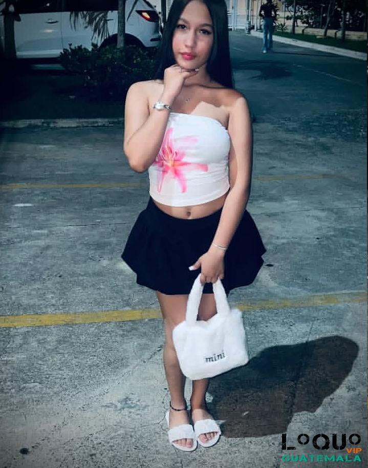 Putas Chimaltenango: tetas pequeñas pero deliciosas y un culito bien paradito y redondito.